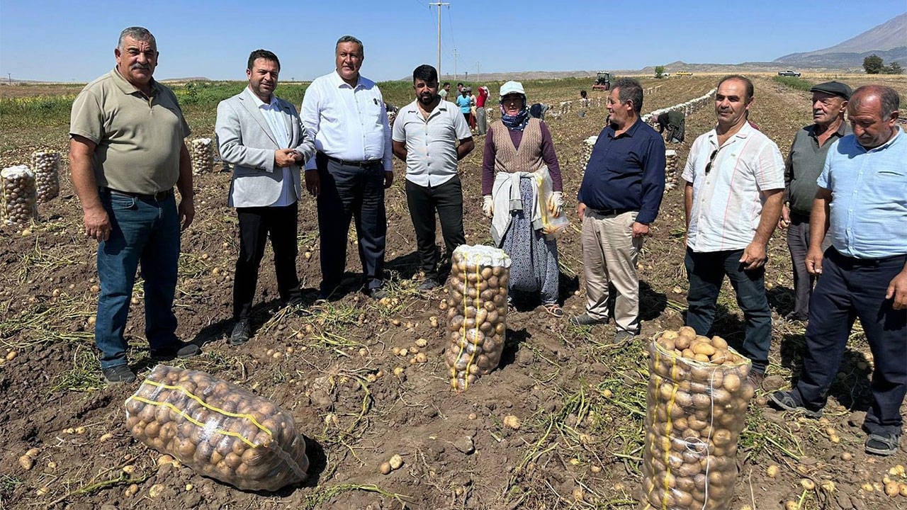 CHP Niğde Milletvekili Gürer 2027 Bütçesinde Çiftçiye Verilmeyen Desteği Açıkladı: 877 Milyar Lira Eksik